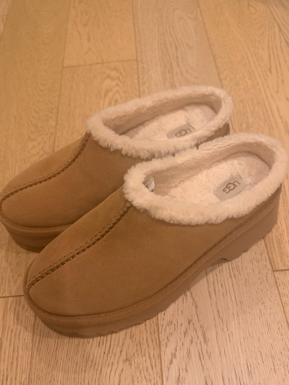 UGG New Heights Cozy Clog - Chestnut